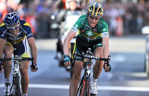 Bert Scheirlinckx just edged a narrow sprint over Marco Marcato.