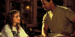 Julia Roberts and Denzel Washington in The Pelican Brief