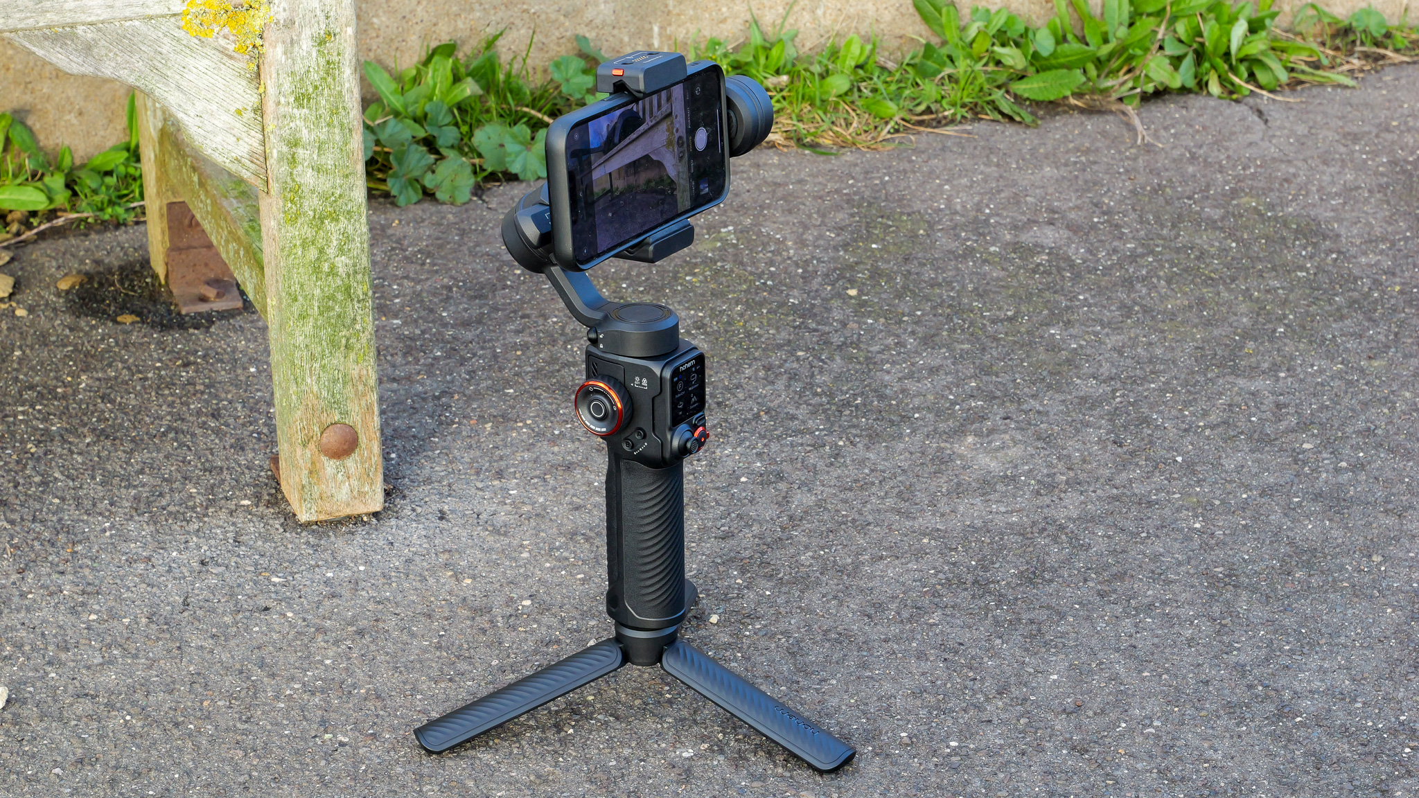 Hohem iSteady M7 smartphone stabilizer