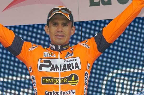 Luis Laverde (Ceramica Panaria-Navigare) on the podium
