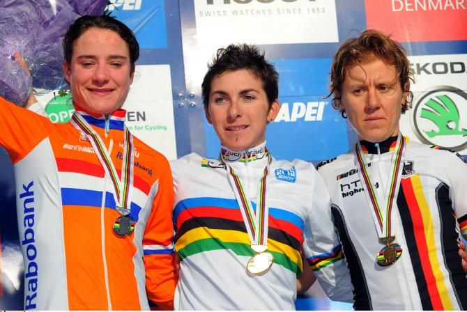 The 2011 women's World Championships podium (l-to-r): Marianne Vos (Netherlands), Giorgia Bronzini (Italy) and Ina-Yoko Teutenberg (Germany)