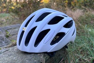 Mavic Syncros SL Mips helmet