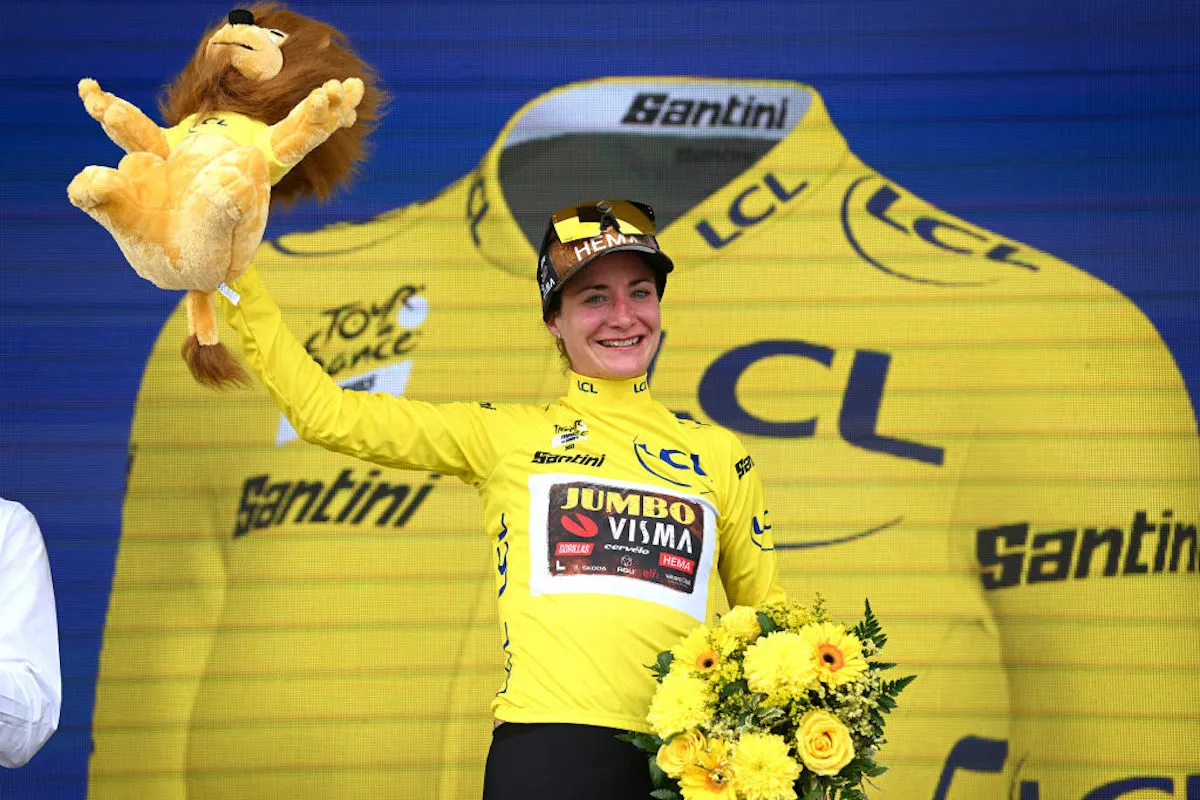 The yellow jersey wearing Mariane Vos