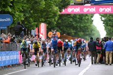 Giro d'Italia 2024: Tim Merlier wins stage 3