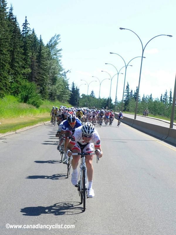 Peloton descending.