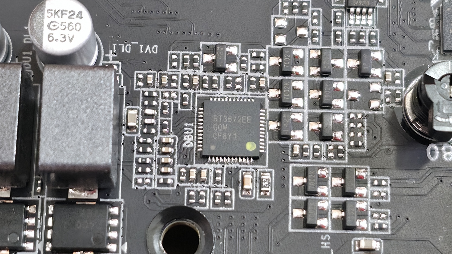 Gigabyte X870 Aorus Stealth - ICs