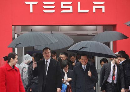 Tesla CEO Elon Musk and Shanghai Mayor Ying Yong.