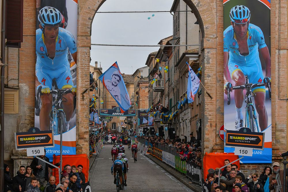 Filottrano and Tirreno-Adriatico honoured Michele Scarponi with huge banners near the finish of stage 5 at Tirreno-Adriatico