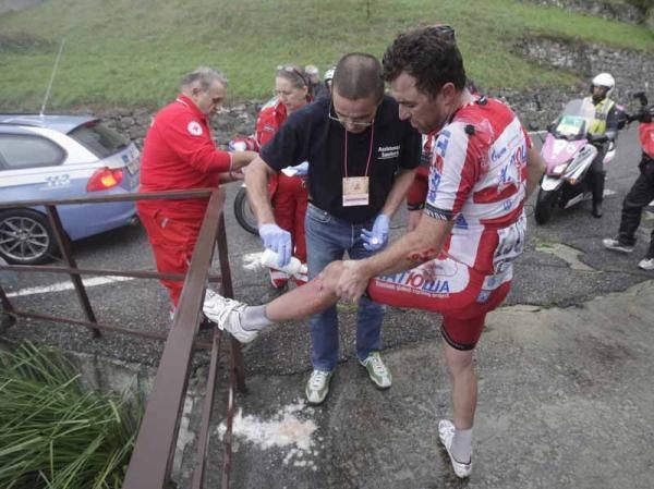 Luca Paolini (Katusha) crashed out with several others