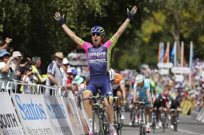 Deigo Ulissi (Lampre-Merida) claims the win ahead of Gerrans