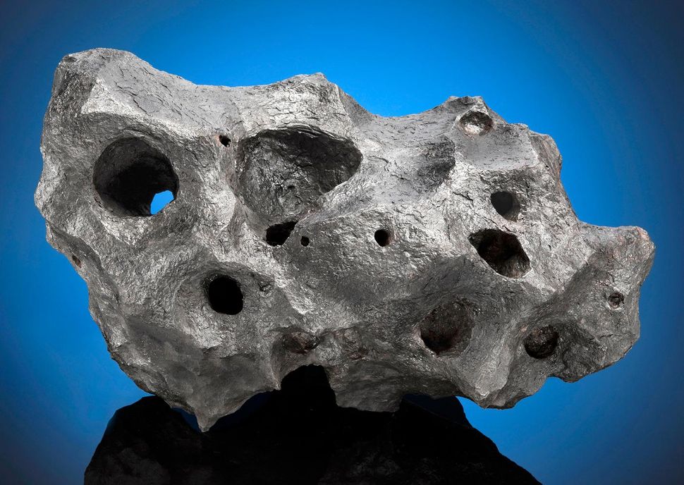 Arizona Meteorite Fetches Record-Breaking $237,500 at Auction | Space