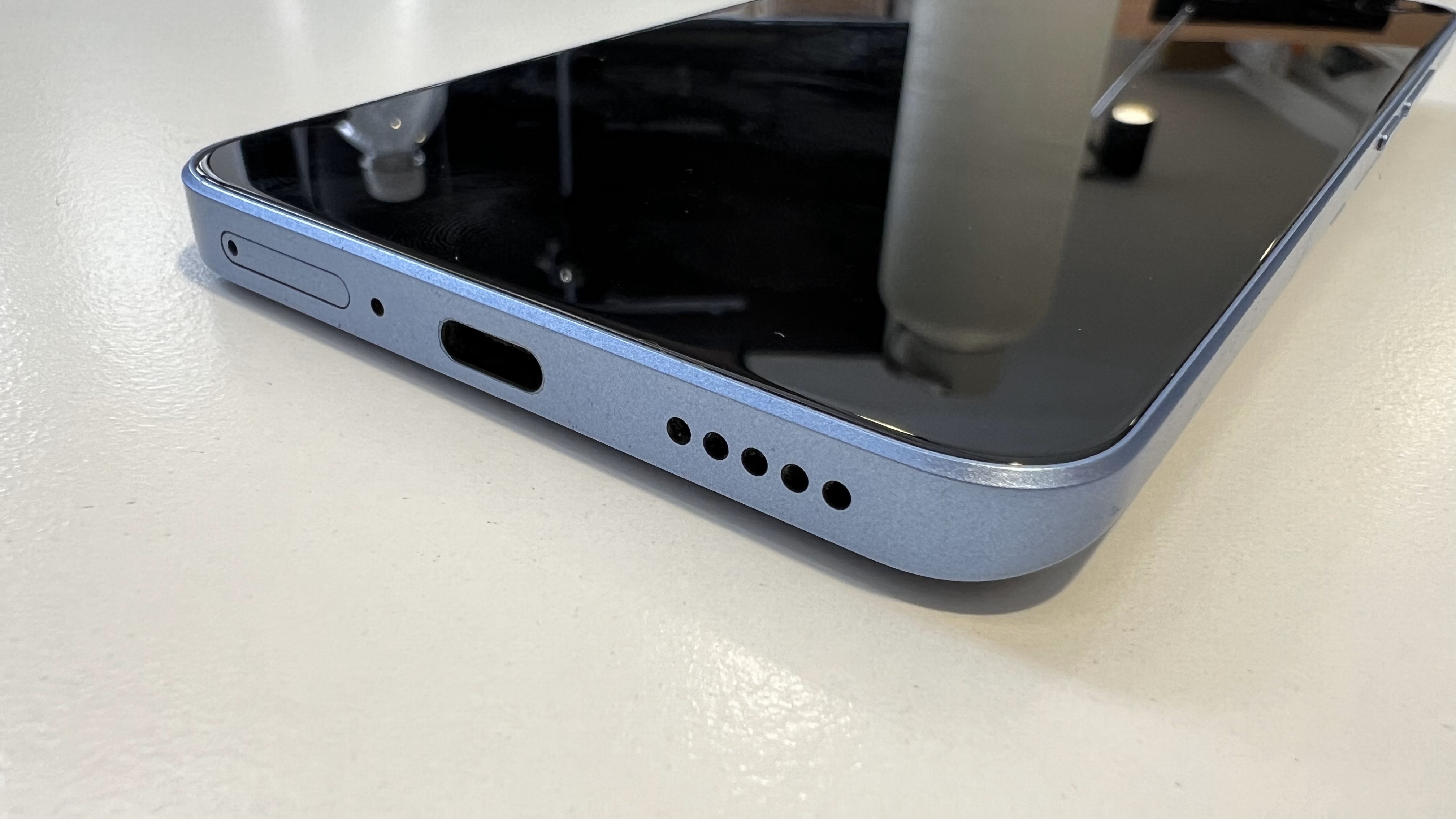 Xiaomi 13T Pro charging port