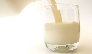glass of milk, calcium, bone strength