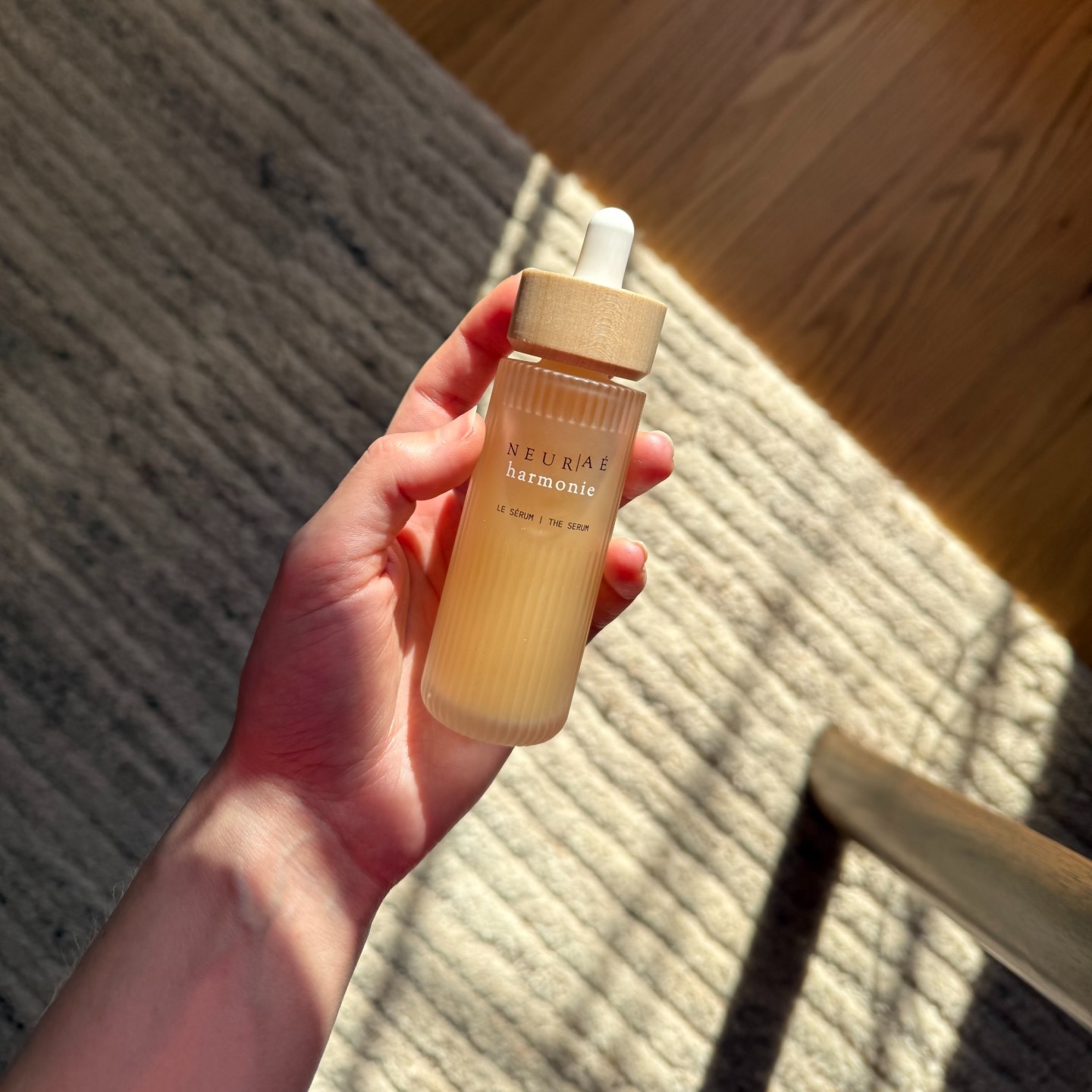 Jamie Schneider testing Neura&amp;eacute;'s Harmonie Serum.