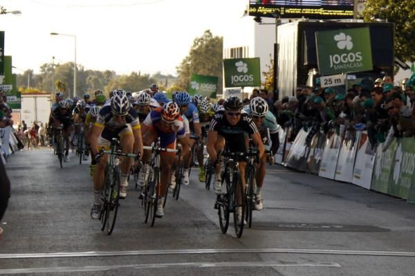 Edvald Boasson Hagen (Sky) about to win stage 2.