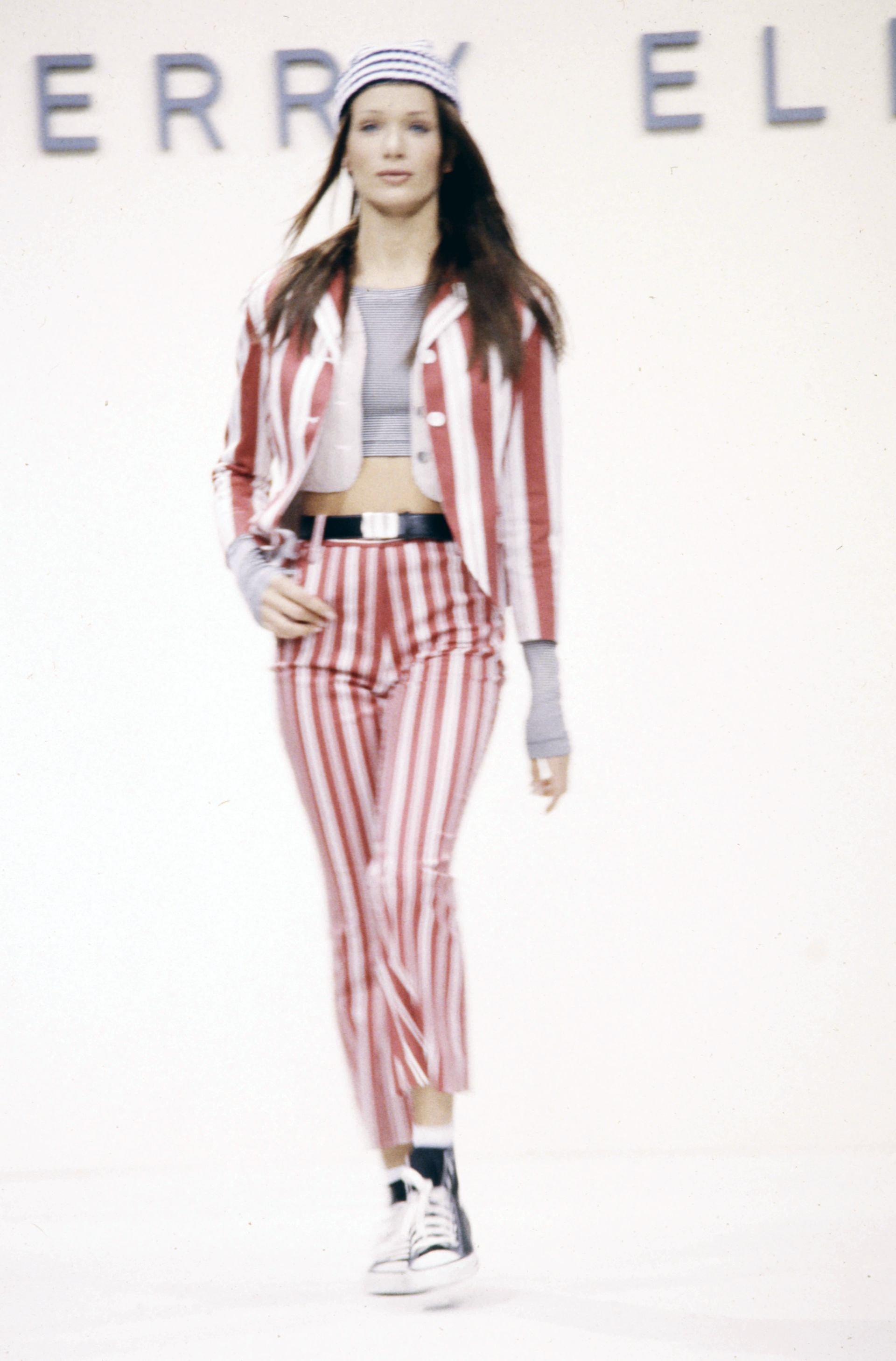 u4dp3DrqChk5JuqguqkfNf-320-80 The Most Iconic and Unforgettable Fashion Week Collections