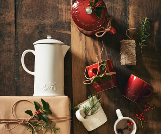 Le Creuset flatlay of the holly collection