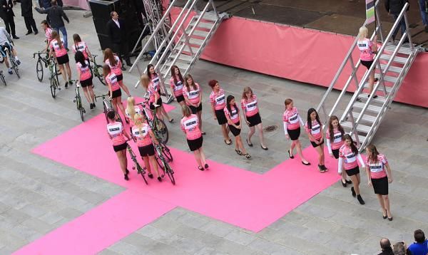 The presenters prepare for the Giro teams presentation