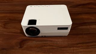 White Vankyo Leisure 470 Pro projector on a table