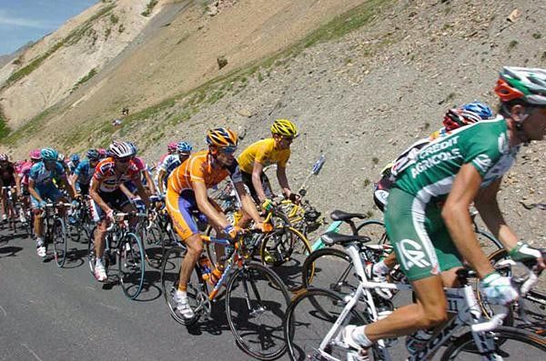 Landis climbs in the GC riders group