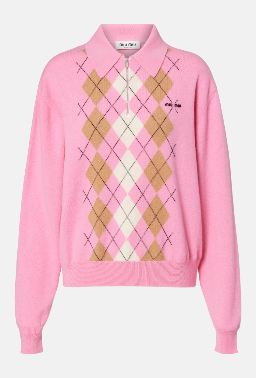 An image of an argyle knit, a staple of preppy fashion. 