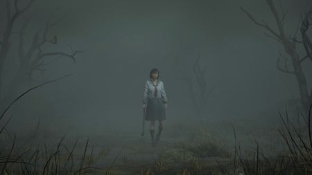 A screenshot shows Silent Hill f protagonist Hinako holding a steel pipe in dense fog