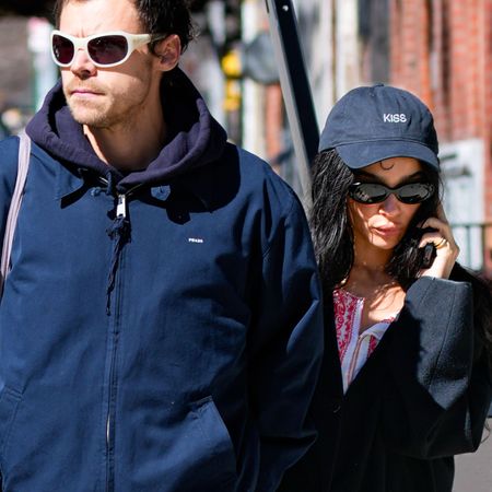 Zo&euml; Kravitz and Harry Styles styled similar summer beach bags in London