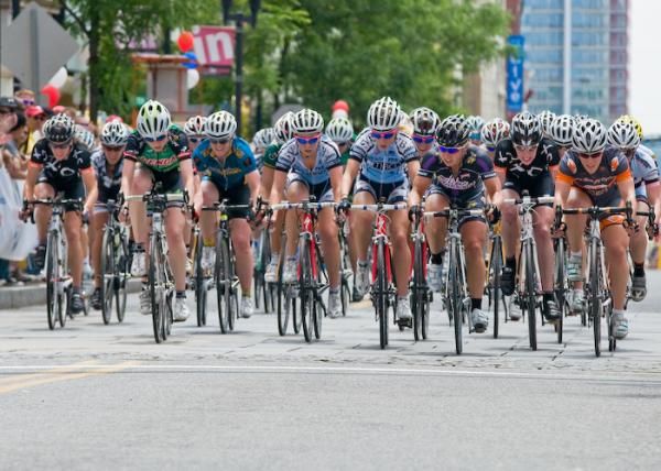 The laps are winding down in the women's race.