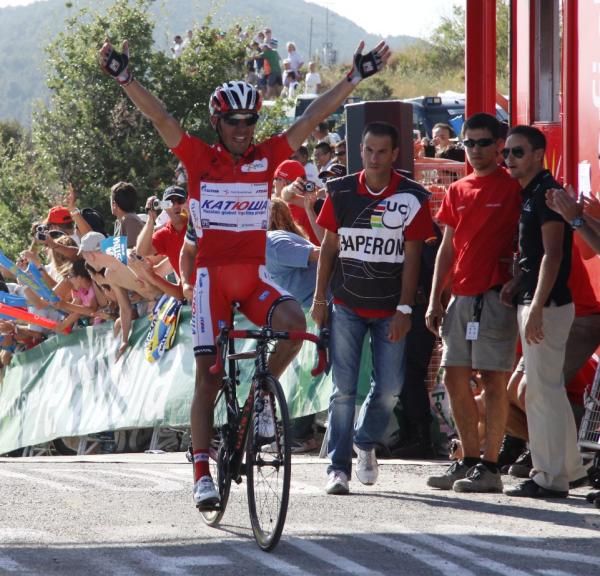Joaquim Rodriguez (Katusha) triumphs at the end of stage 6