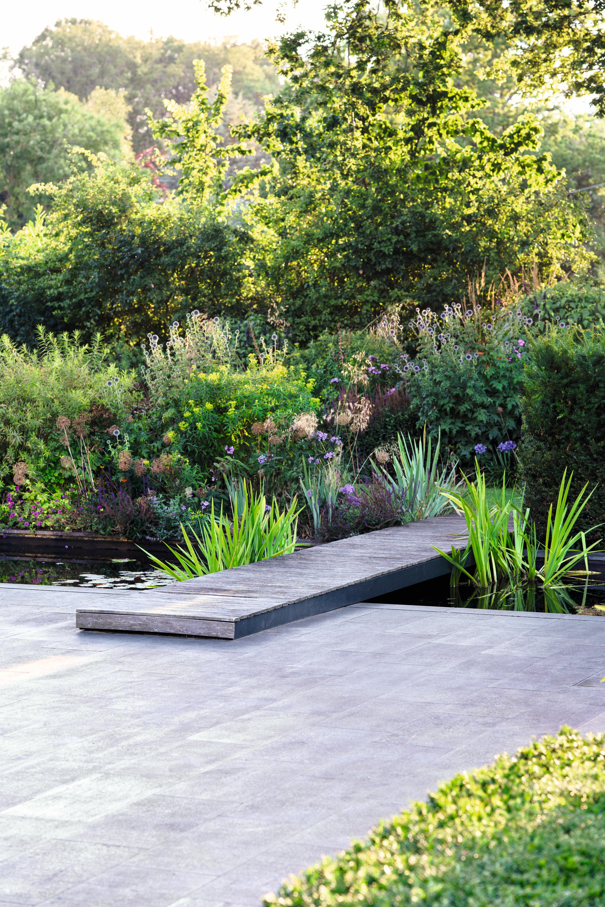 The garden of a contemporary Oxfordshire home