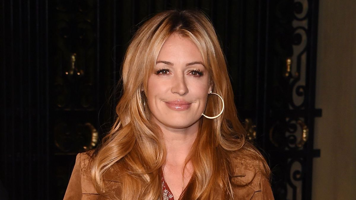 Le trench-coat en daim de Cat Deeley est l'investissement dans votre garde-robe que vous chérirez pour toujours