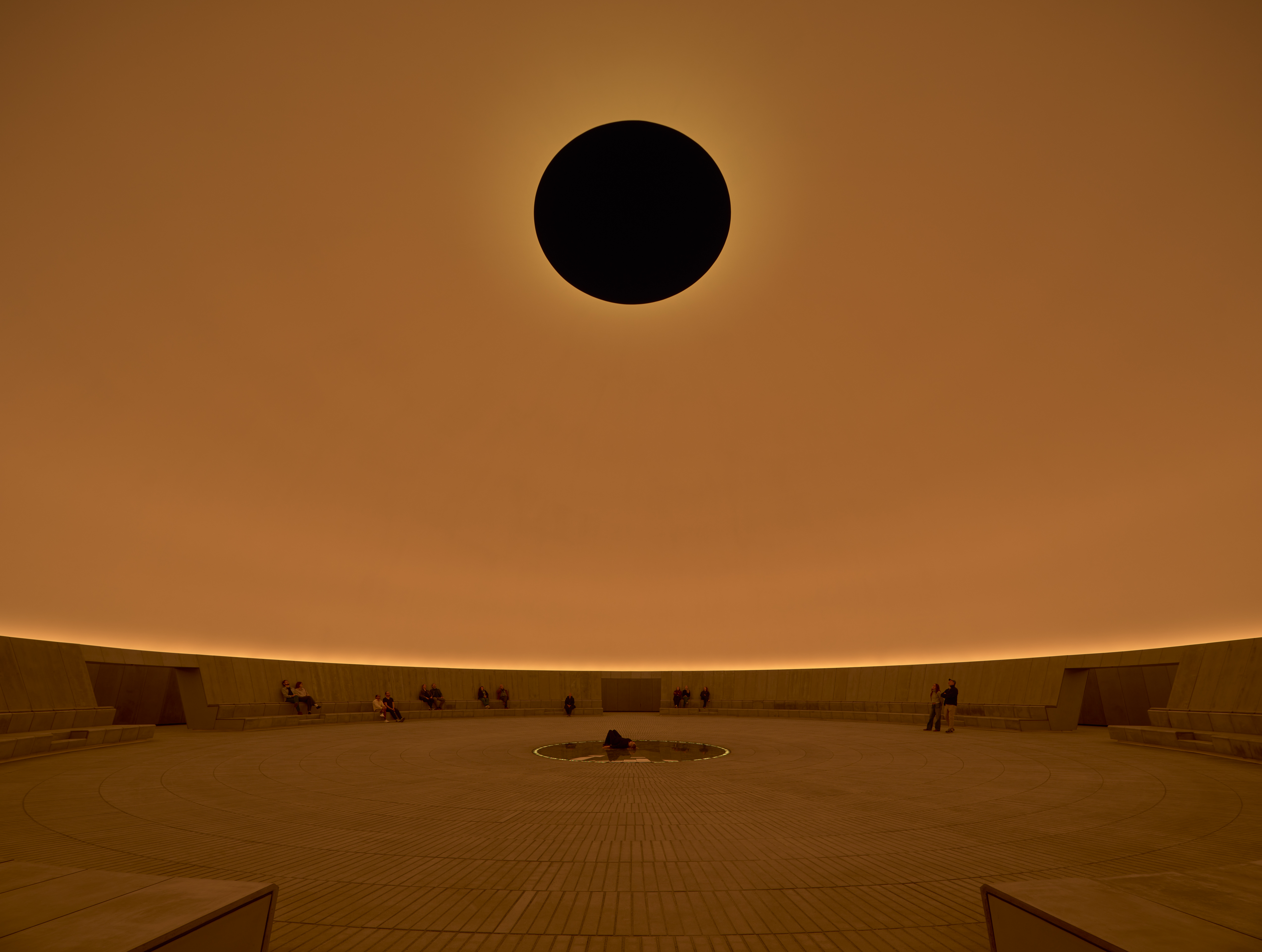 inside skyscape by james turrell