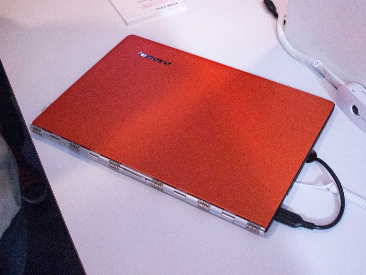 Lenovo Yoga Pro 3 closed