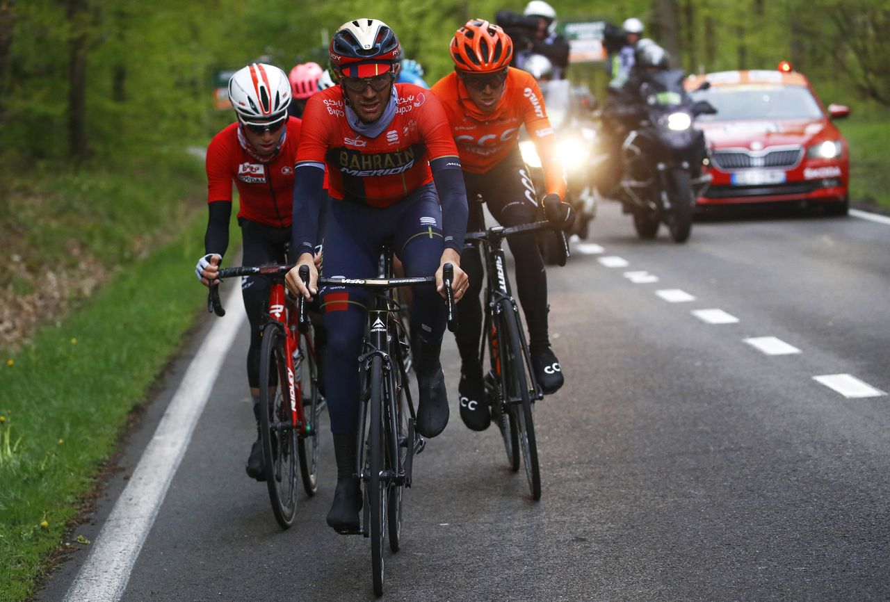 Damiano Caruso and Bjorg Lambrecht led the chase behind Kangert