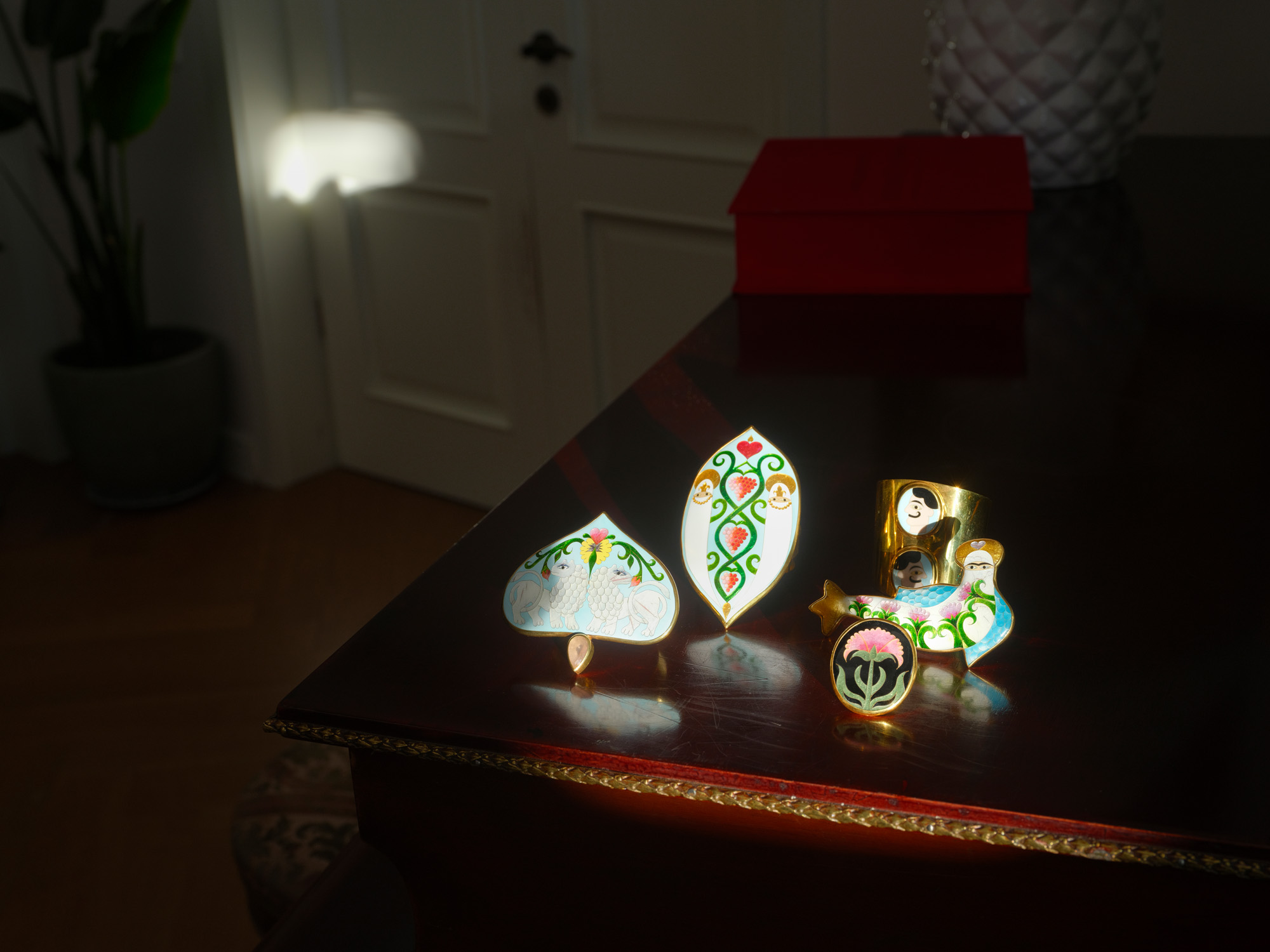 enamelled jewellery