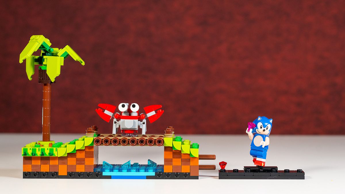 Lego Sonic the Hedgehog - Green Hill Zone build in various stages