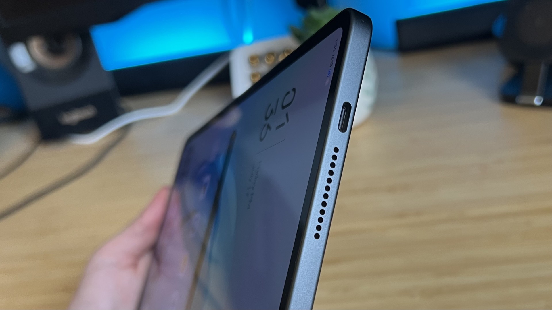 Close up on USB-C port and speaker placement on the RedMagic Astra 2 gaming tablet