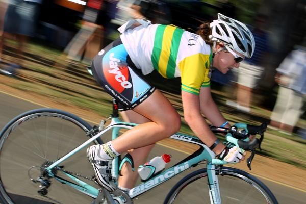 In full flight - Australian Criterium Champion Lauren Kitchen (Jayco-AIS).
