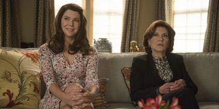 Lauren Graham and Kelly Bishop in Gilmore Girls: A Year in the Life