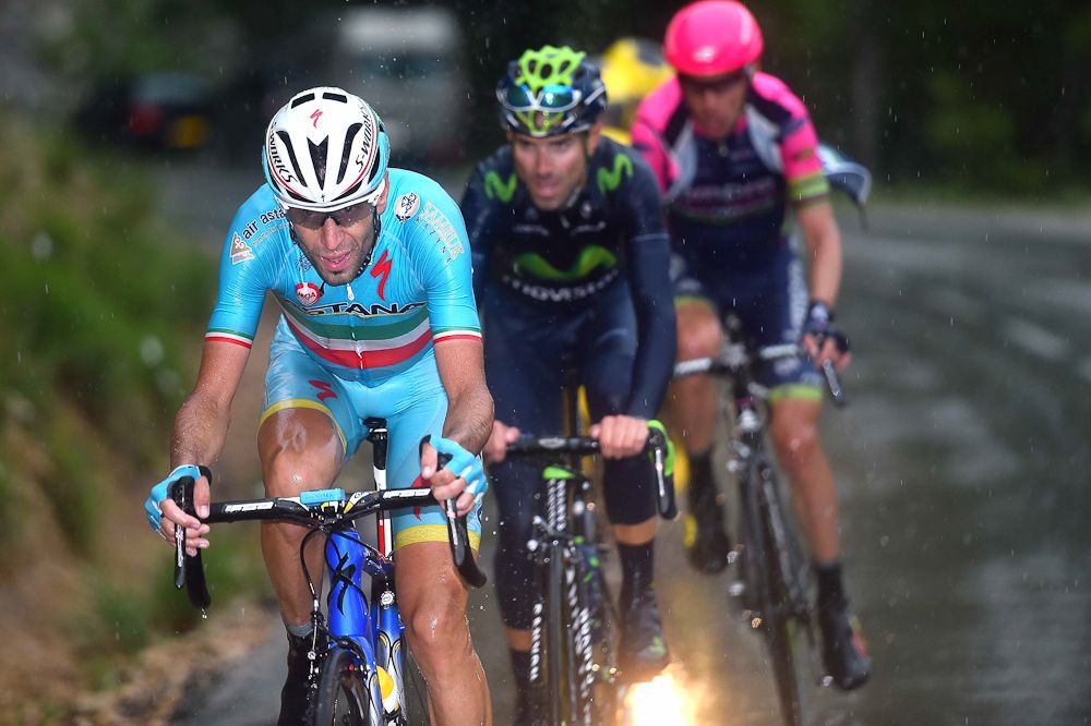 Vincenzo Nibali ahead of Alejandro Valverde.