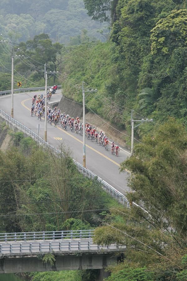The peloton encountered some climbs on stage 5