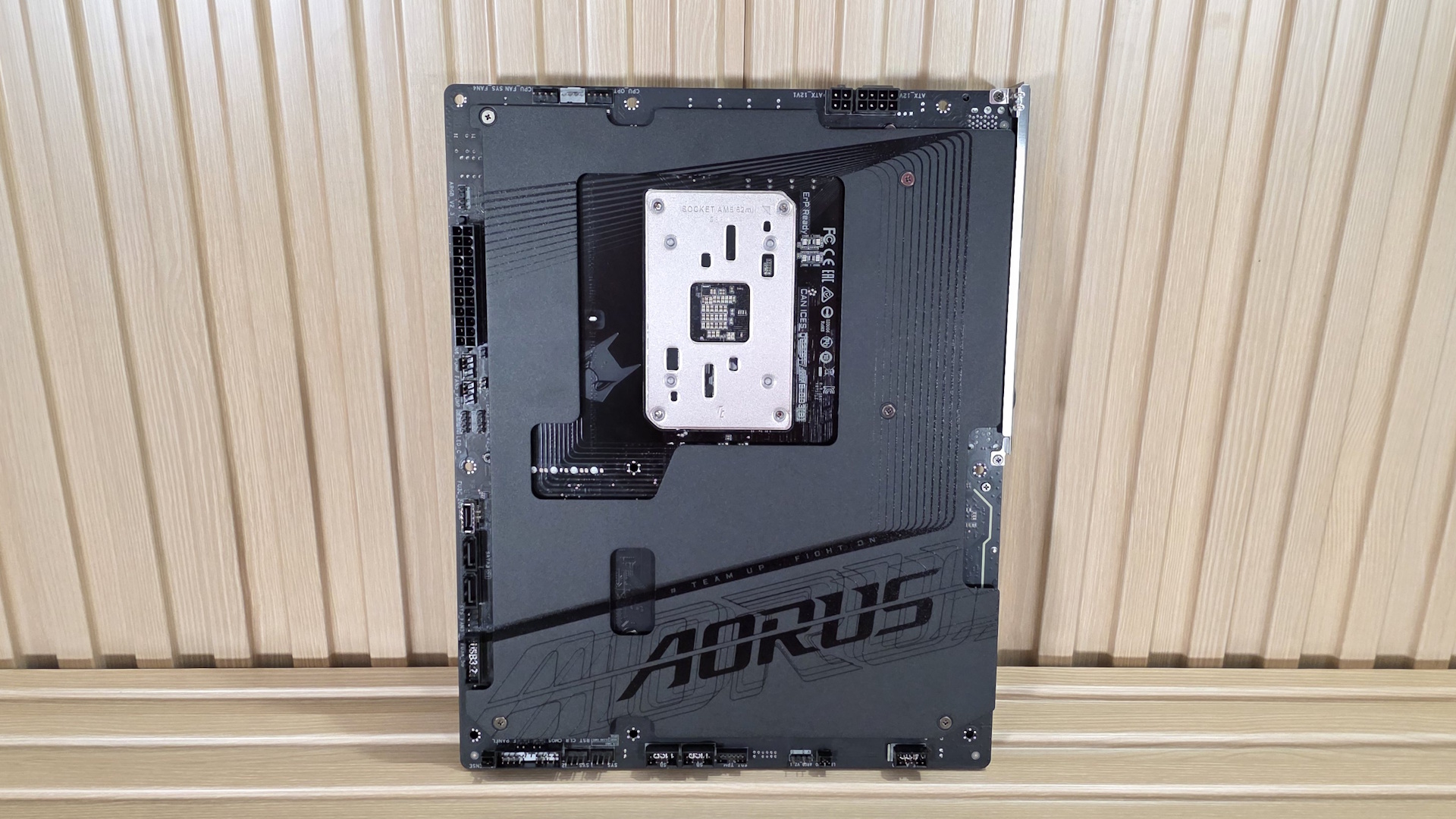 Gigabyte X870 Aorus Stealth - Images