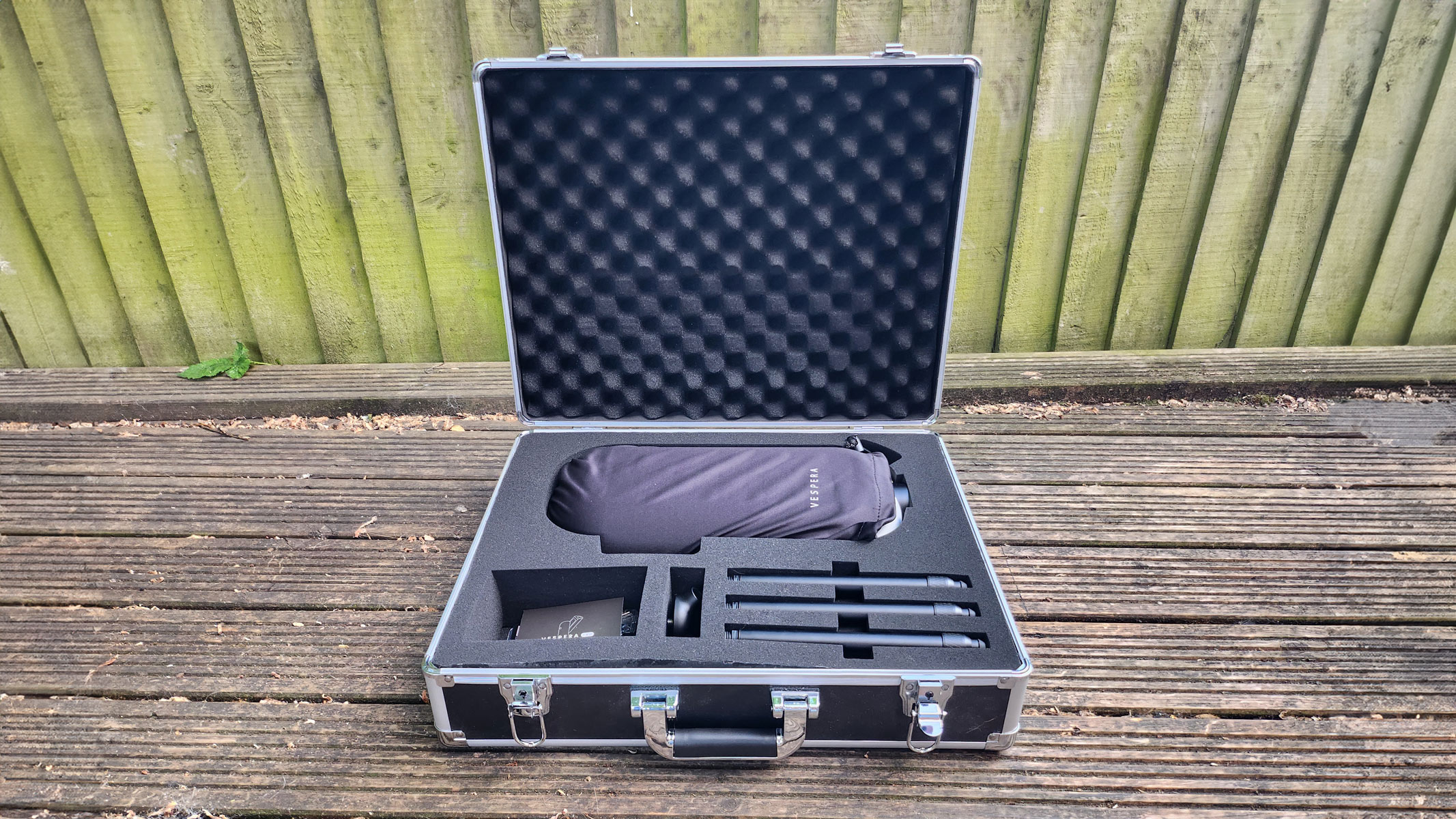 The Vaonis Vespera Pro carry case with Vaonis Vespera Pro inside with black cut foam padding.
