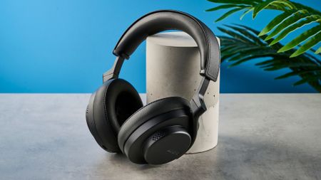 A photo of the Shure Aonic 50 Gen 2 headphones