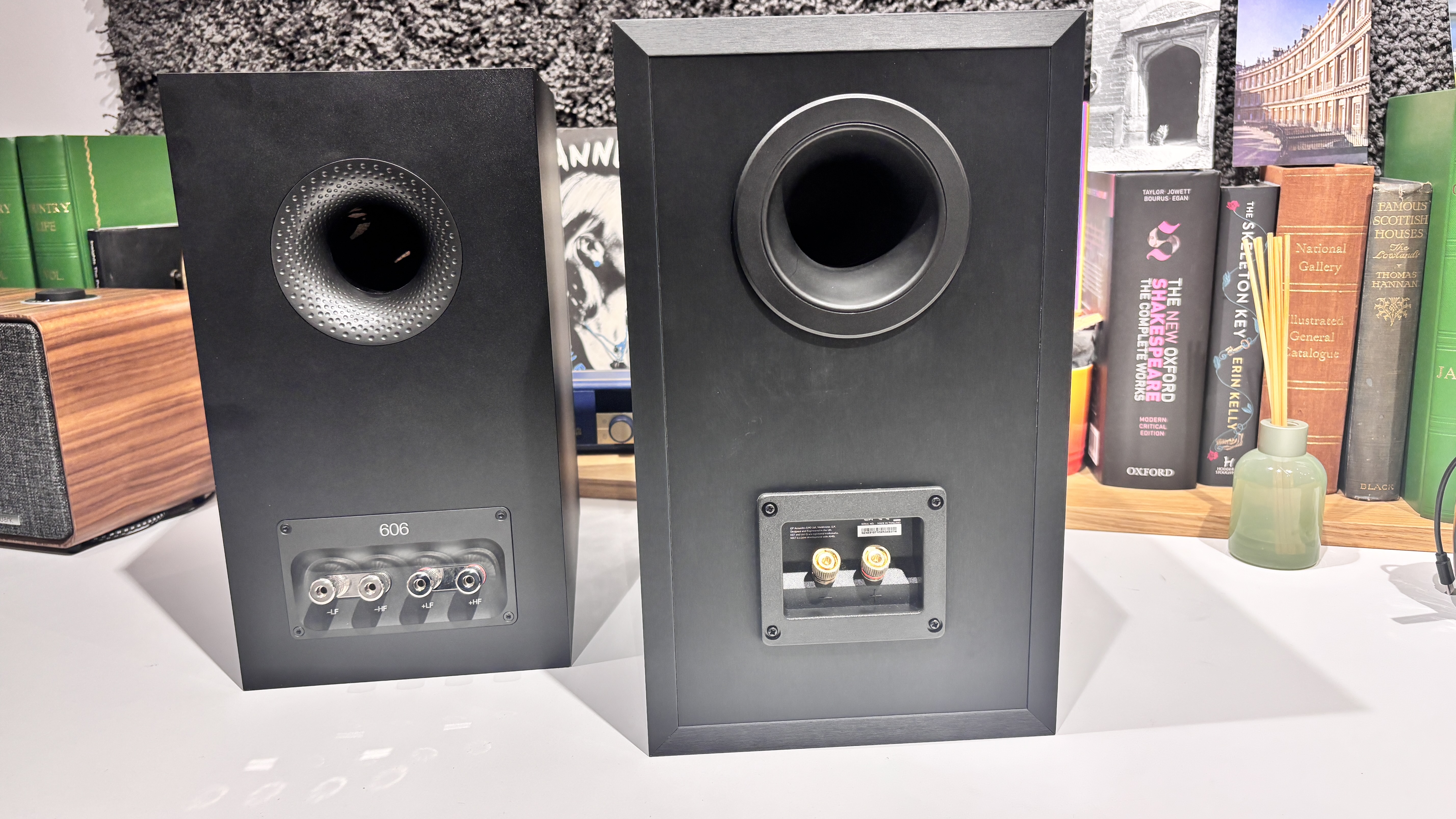 KEF Q3 Meta vs B&amp;amp;W 606 S3 standmounts in black
