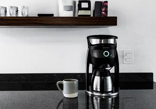 New Pour-Over Coffee Maker Connects to iPhone, Reorders Beans