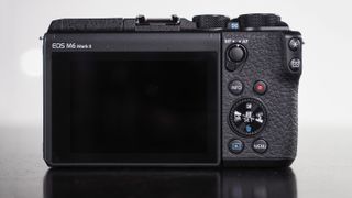 The Canon EOS M6 Mark II features a switch to toggle between manual and autofocus