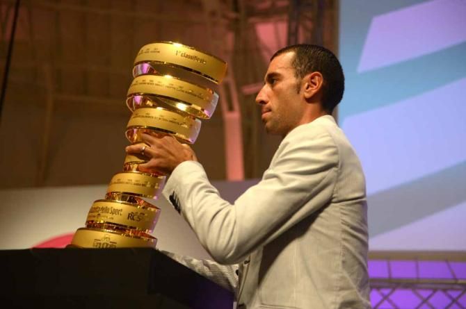 Vincenzo Nibali replaces the Trofeo Senza Fine.