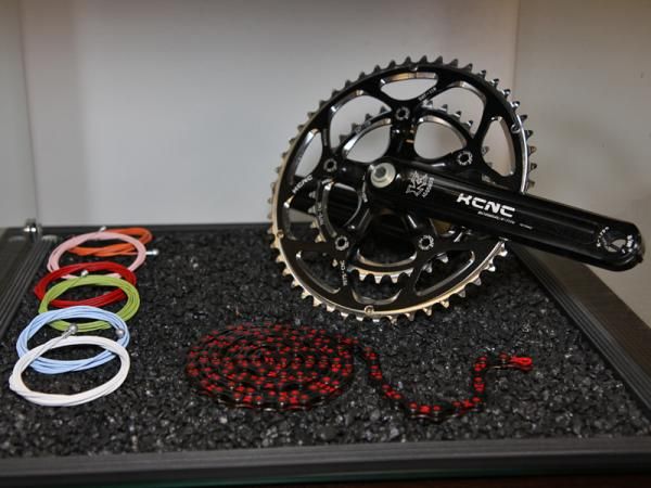 Claimed weight on a complete KCNC K-Type road crankset is 680g.