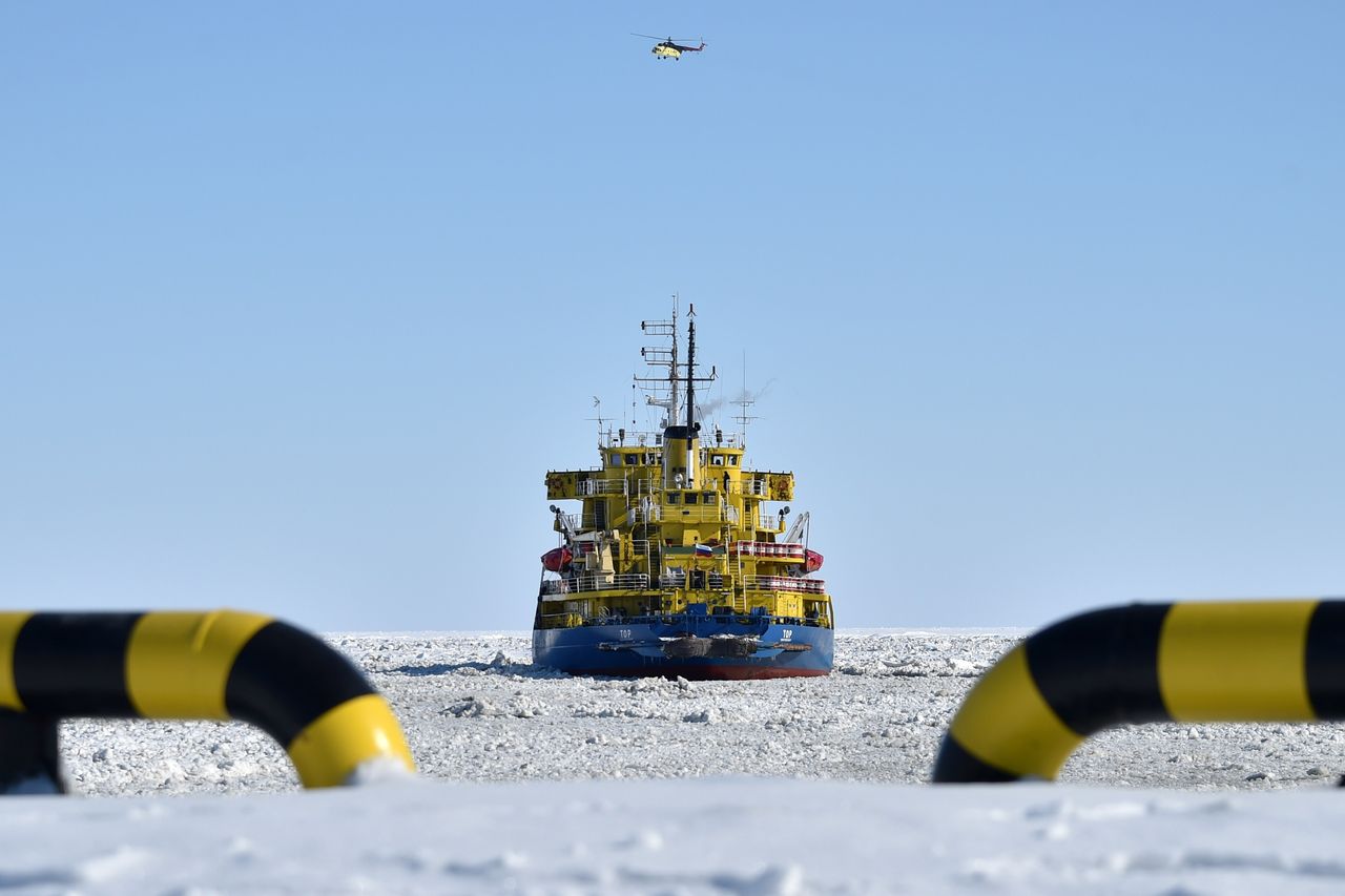 Russian icebreaker Tor in the Arctic circle